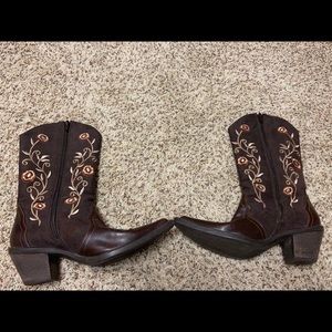 Lady Paulina Size 25.5 (7). Great condition!!